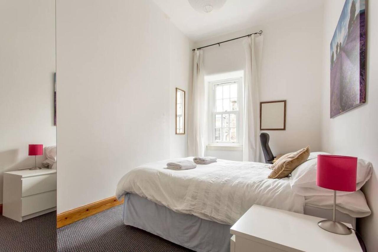 Joivy 3 Bed Flat In Old Town, Close To Grassmarket EDI Exterior foto