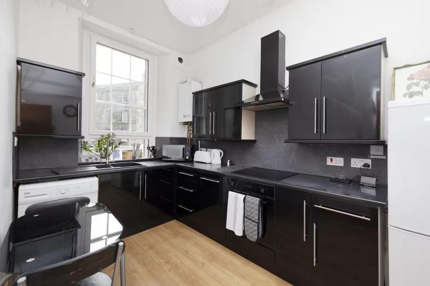 Joivy 3 Bed Flat In Old Town, Close To Grassmarket EDI Exterior foto