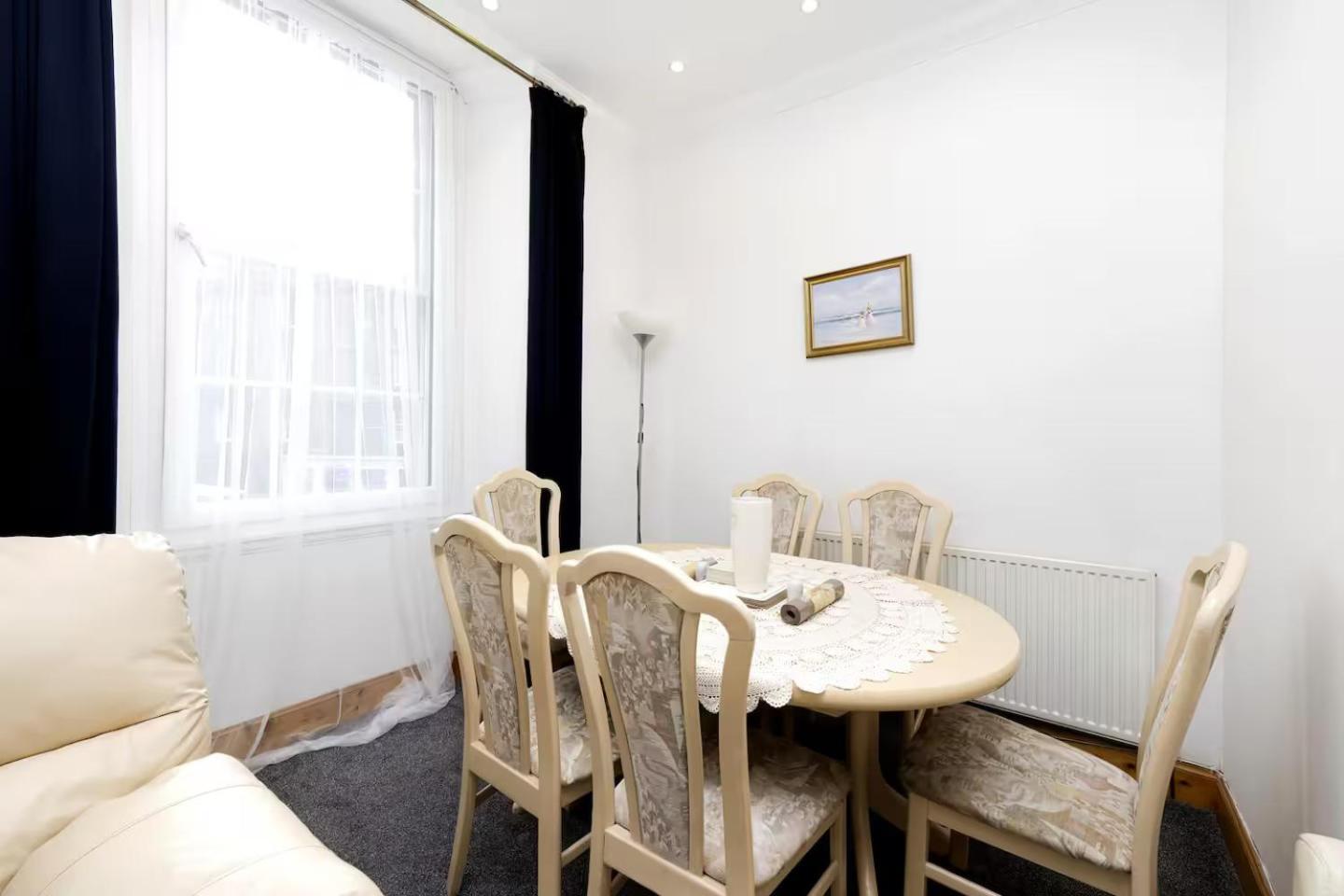 Joivy 3 Bed Flat In Old Town, Close To Grassmarket EDI Exterior foto