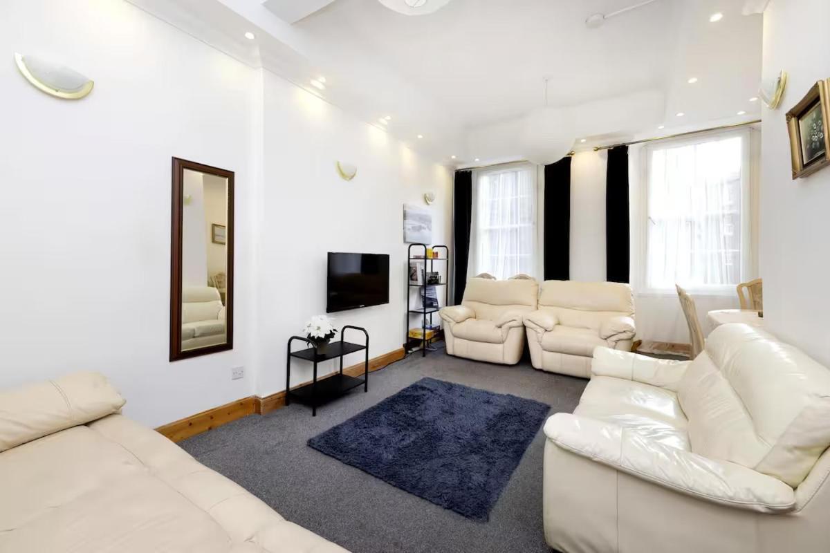 Joivy 3 Bed Flat In Old Town, Close To Grassmarket EDI Exterior foto